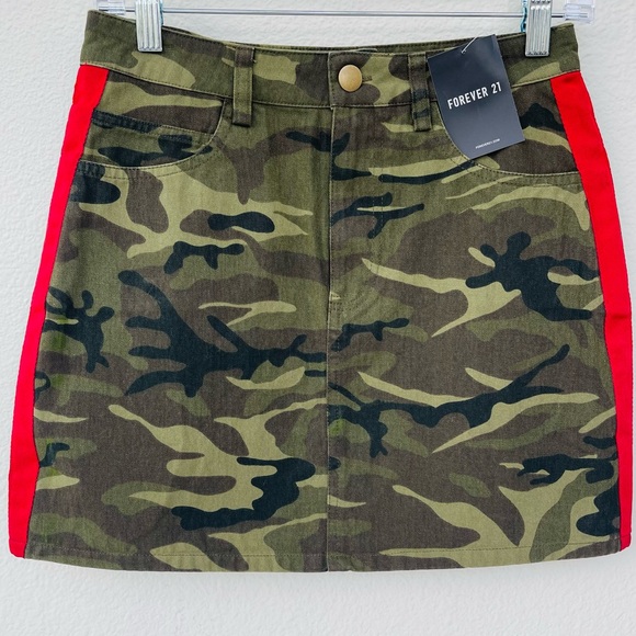 NWT! Forever 21 Camouflage Denim Jean Skirt Red Tuxedo Striping Size Small - Picture 4 of 6